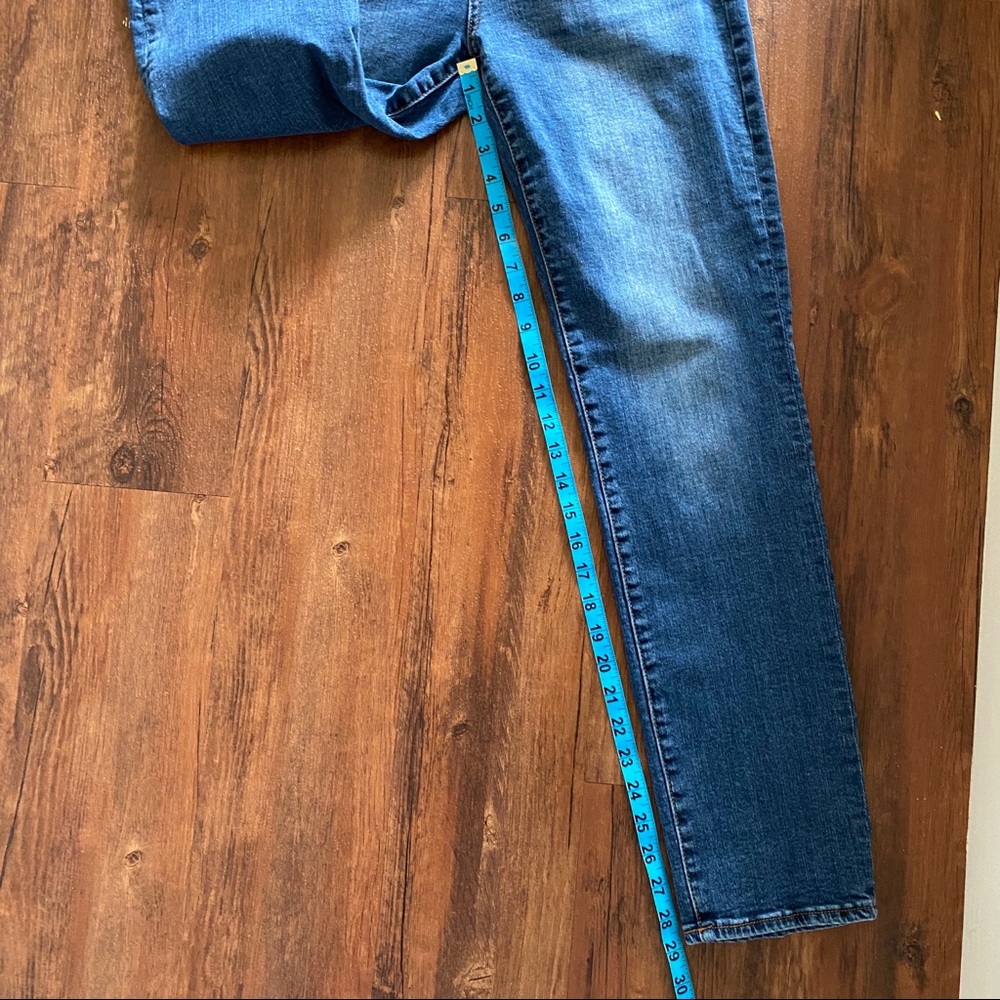 KUT from the Kloth Straight Leg Jeans Medium Wash - Picture 11 of 11